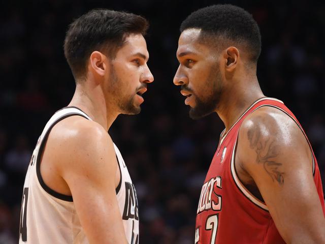 “九游app_ 历史经典：那些经典球员的巅峰对决”，nba历史经典球队