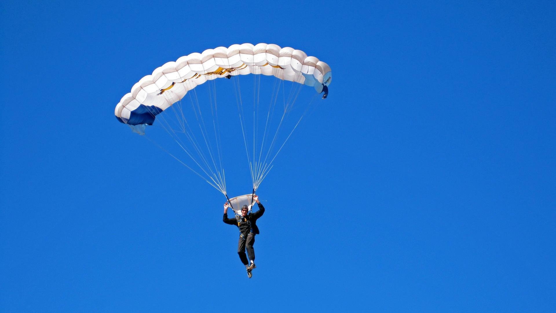 9游app-广场舞成为文化创意产业的重要组成部分，广场舞是城市文化的组成部分